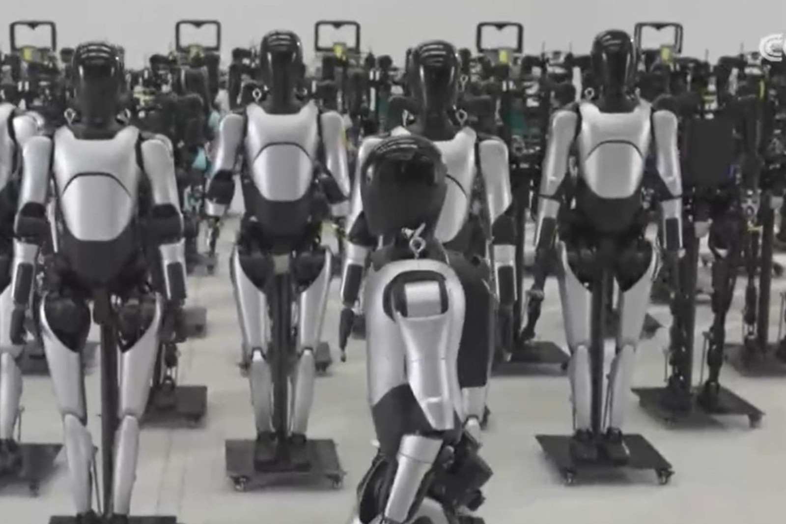 央视报道！揭秘星空游戏机器人量产超级工厂